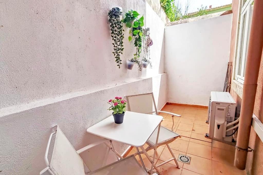 Sapadores - 2 Bedrooms Apartment Lisbon Boho Chic Экстерьер фото